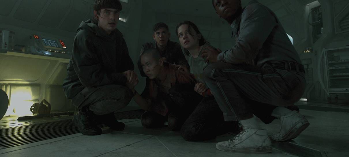 Tripulação aparece em apuros em novas fotos de Alien: Romulus ...