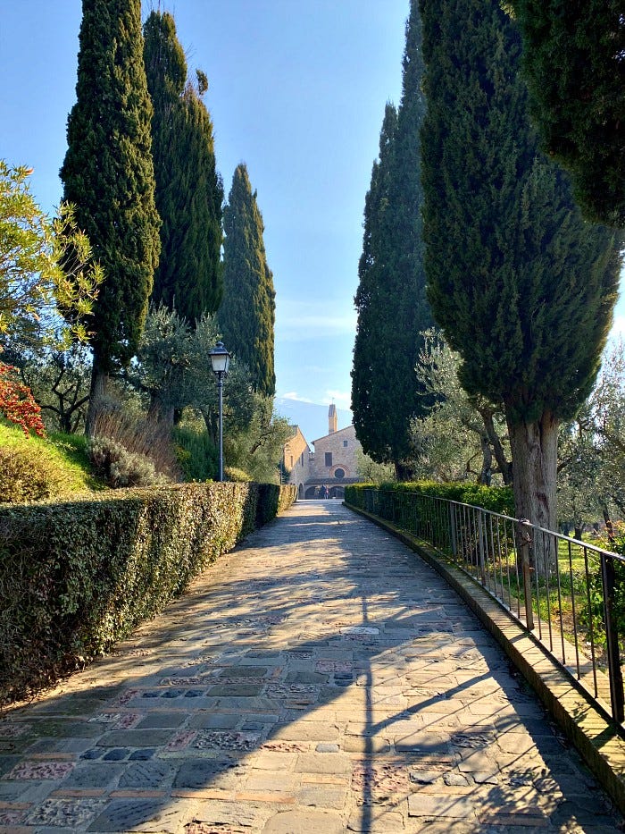 Perché e come visitare la Chiesa di San Damiano ad Assisi Perché e come visitare la Chiesa di San Damiano ad Assisi