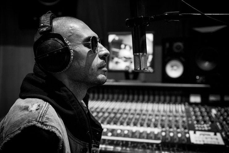 20190211070506 people 3220841