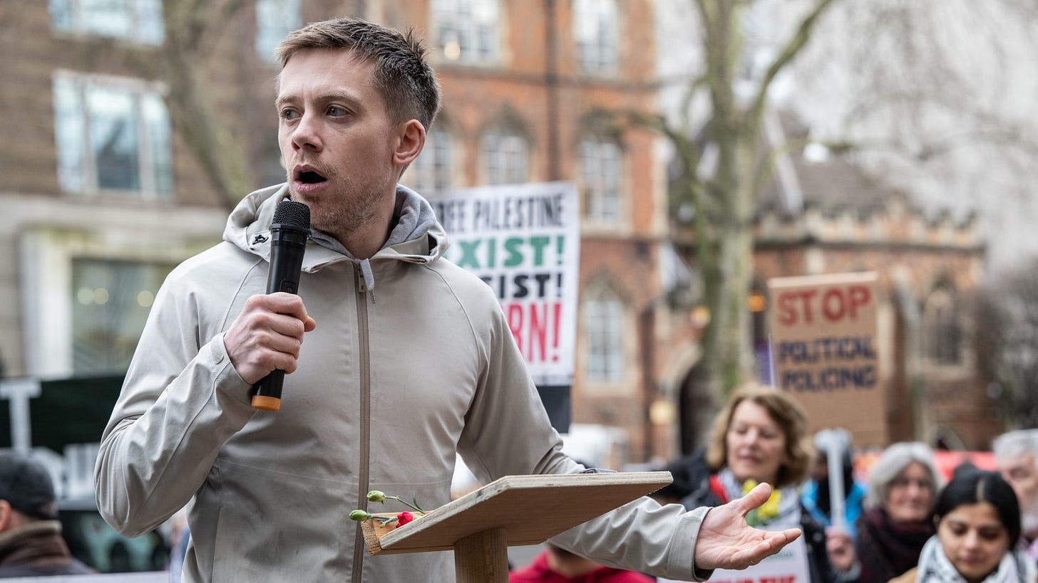 Owen Jones ruffles feathers at the Amnesty Media Awards - The New World Owen Jones ruffles feathers at the Amnesty Media Awards - The New World