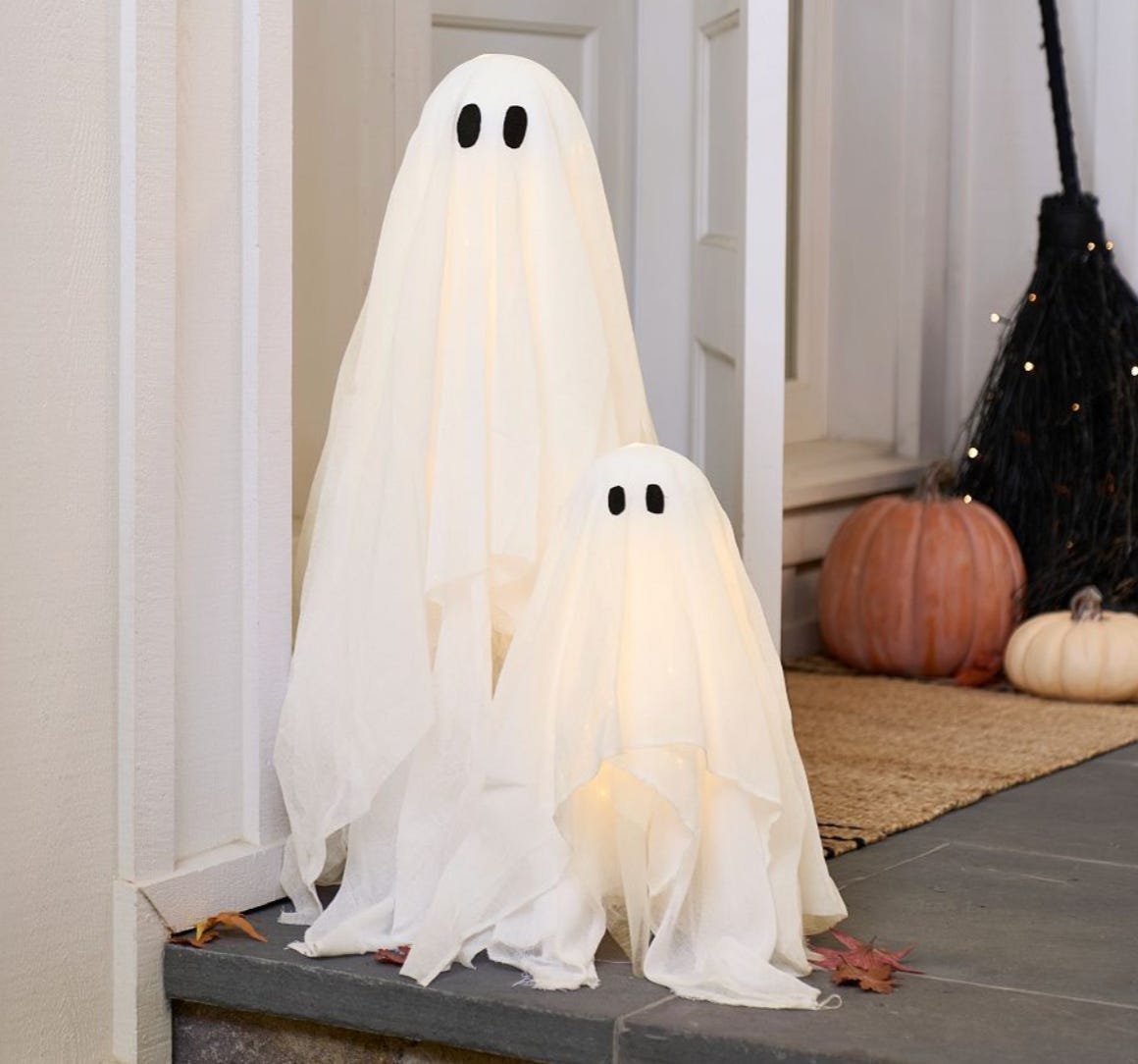 ghost, halloween, halloween decor, entryway decor, doorstep decor, halloween patio, outdoor decor