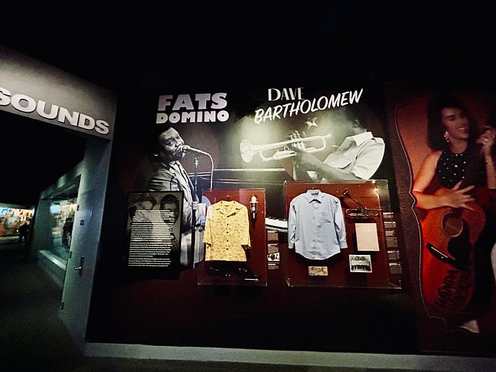 exhibits, displays, memorialbilia