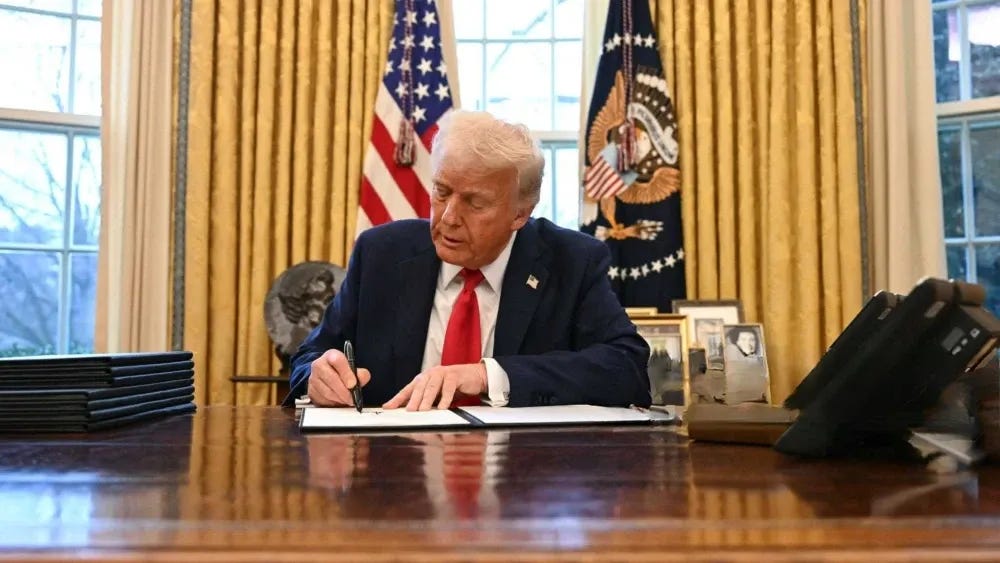 A Ordem Executiva do Presidente Trump "Protegendo os Estados Unidos de Terroristas Estrangeiros e Outras Ameaças à Segurança Nacional e Pública" prepara o cenário para o retorno da proibição de viagens como uma questão maior...