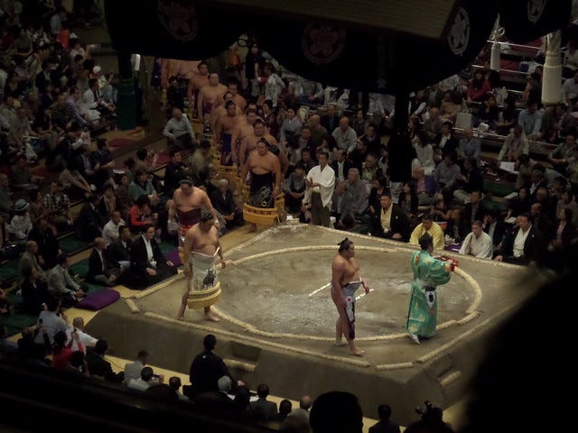 Ring Entrance of Makuuchi Grade Wrestlers Ring Entrance of Makuuchi Grade Wrestlers