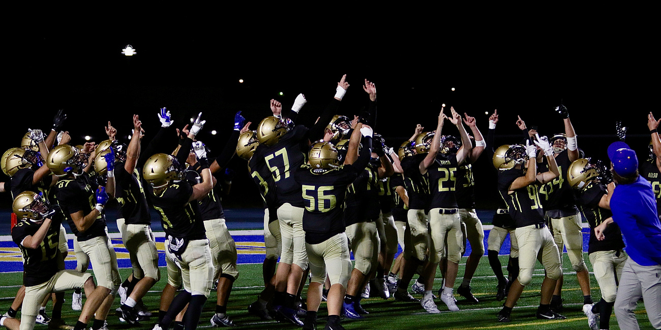 High School Football: Kelso honors Coach Laulainen’s passing with run-heavy rally
