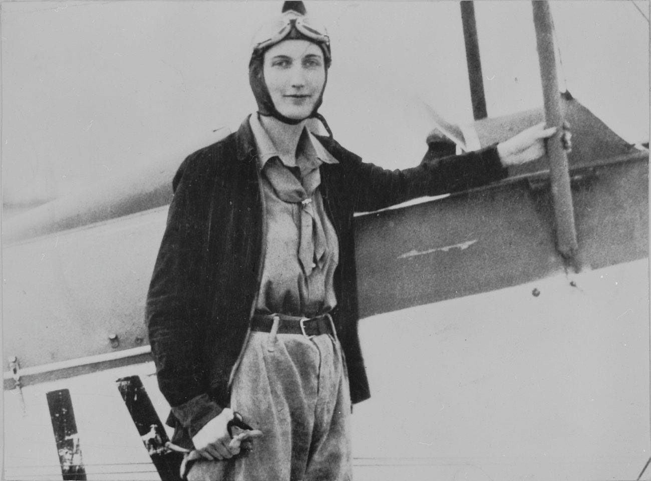 A person in pilot outfit

AI-generated content may be incorrect.