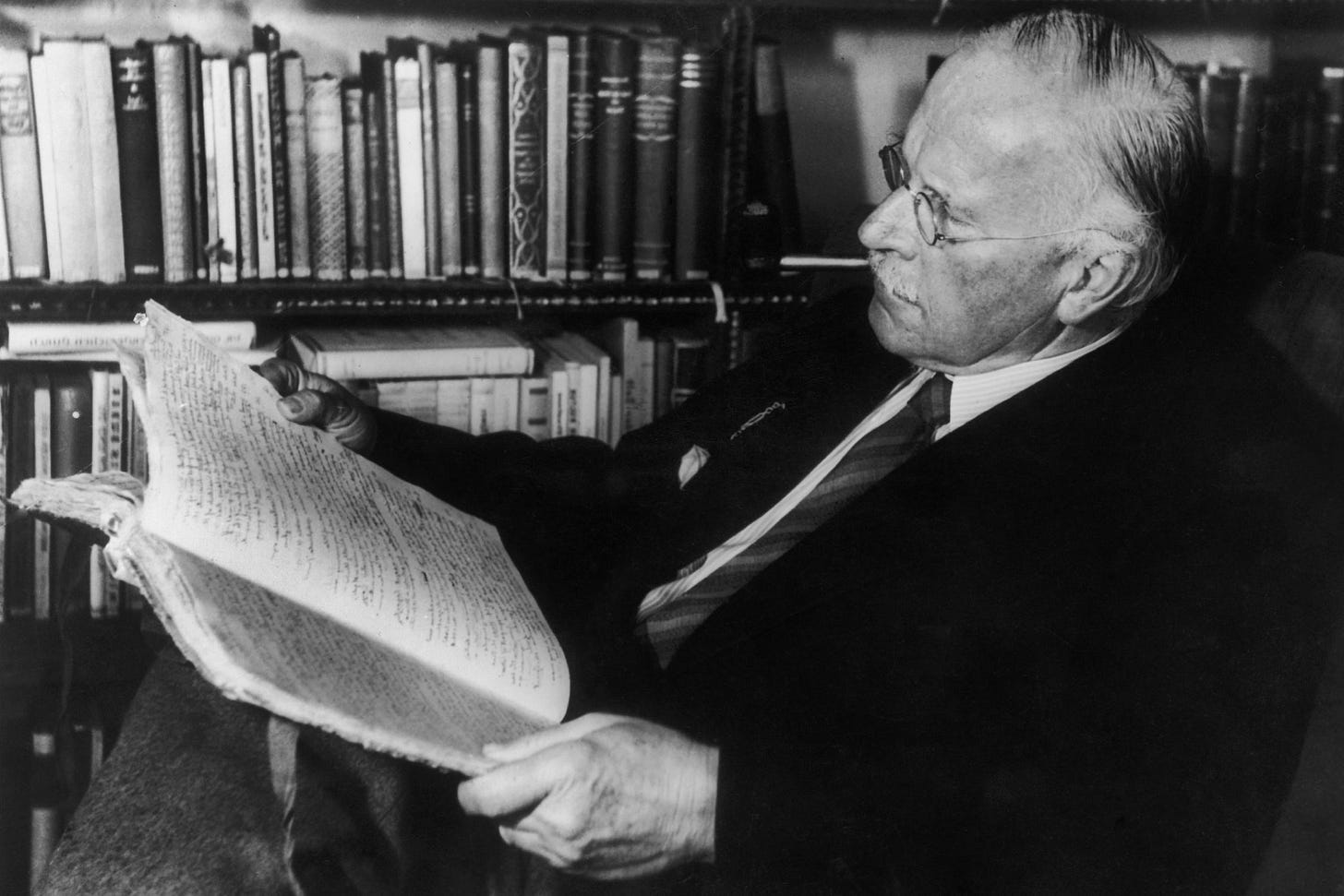 10 Unbelievable Facts About Dr. Carl Gustav Jung - Facts.net