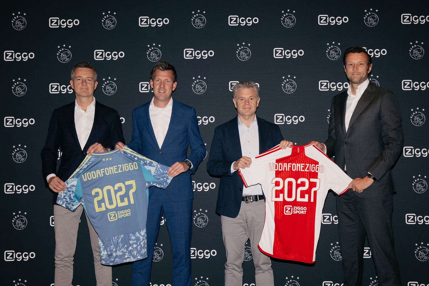 Ajax en hoofdsponsor Ziggo samen langer door Ajax en hoofdsponsor Ziggo samen langer door