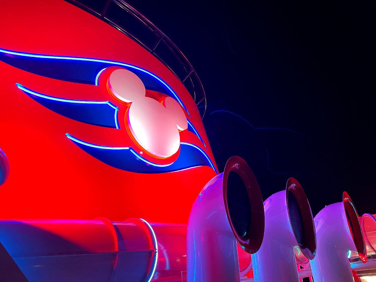 A Disney Wish smokestack. Image: Declan M. Martin via Wikimedia Commons