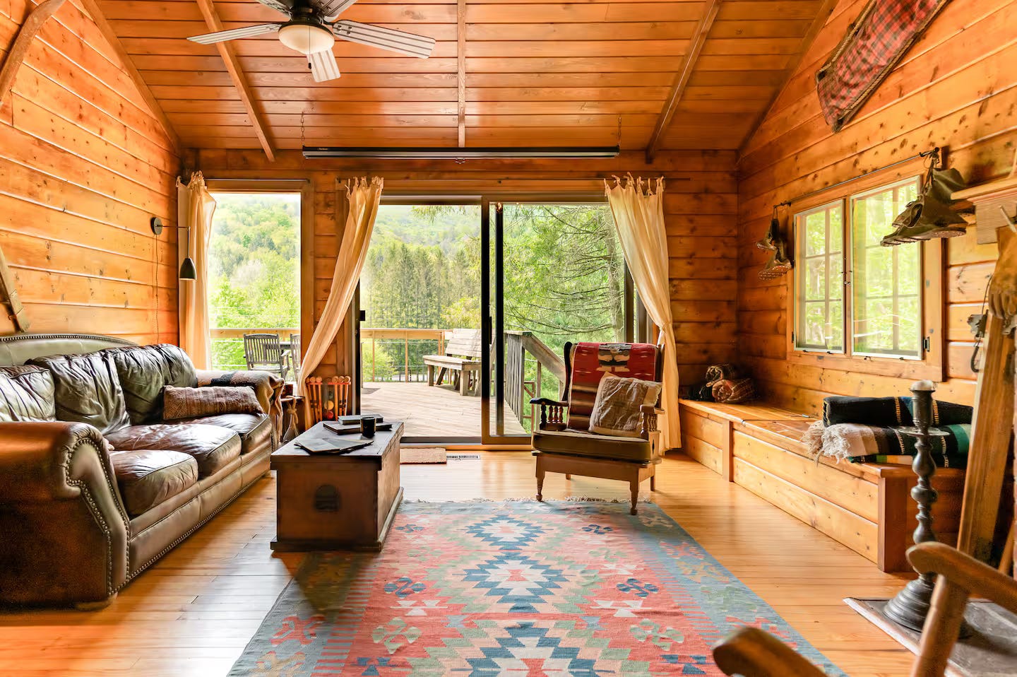 Cozy Cabins Perfect for Your Autumn Upstate Getaways 🍂, image size:1440x958