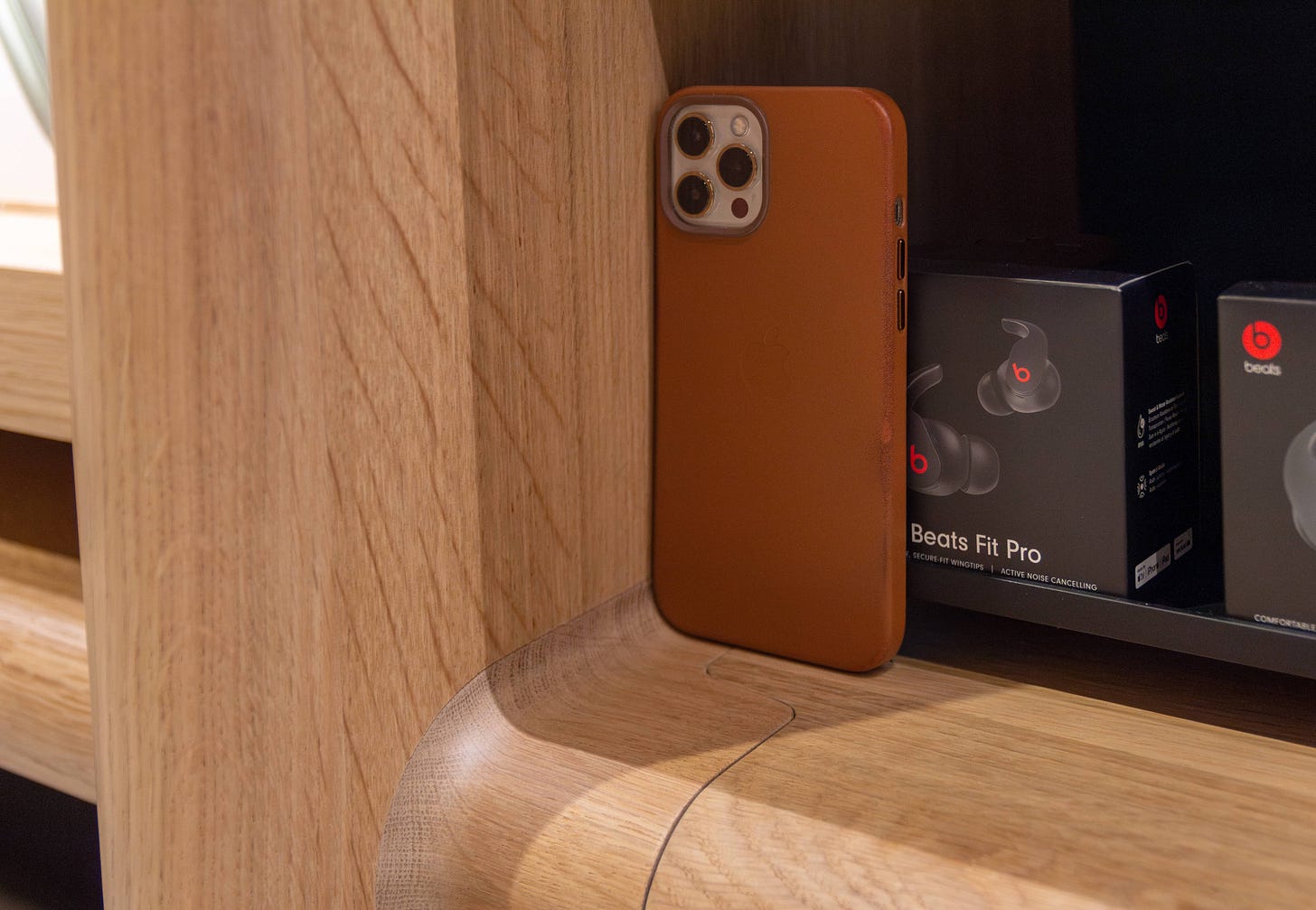 The corner radius of the Avenues at Apple Tysons Corner matches the corner radius of an iPhone.
