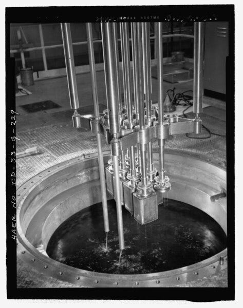 File:TOP OF MTR. CONTROL RODS AND GRID PLATE EMERGE FROM REACTOR TANK. INL NEGATIVE NO. 6206.; R.G. Larsen, Photographer, 6-27-1952 - Idaho National Engineering Laboratory, Test Reactor HAER ID-33-G-229.tif