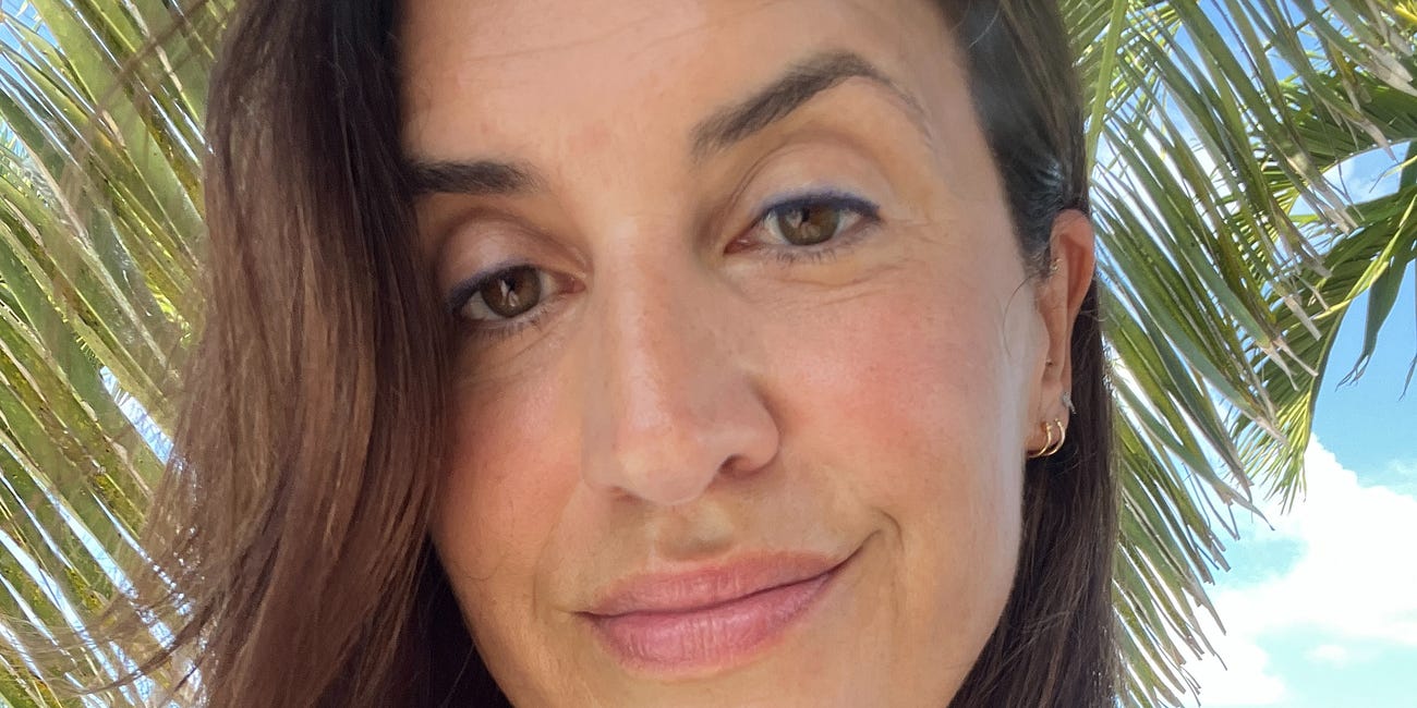 The Quiet Power of Blue Eyeliner