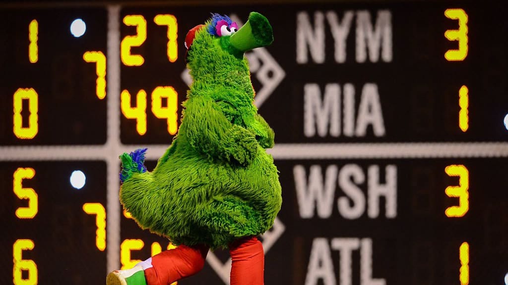 The Phillie Phanatic went streaking at Citizens Bank Park | MLB.com