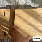 ხის სკამი ლოცვის, ჭვრეტისა და მედიტაციისათვის