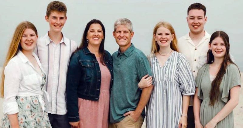 Kevin-Rideout-center-with-family.-Facebook-photo | God Reports