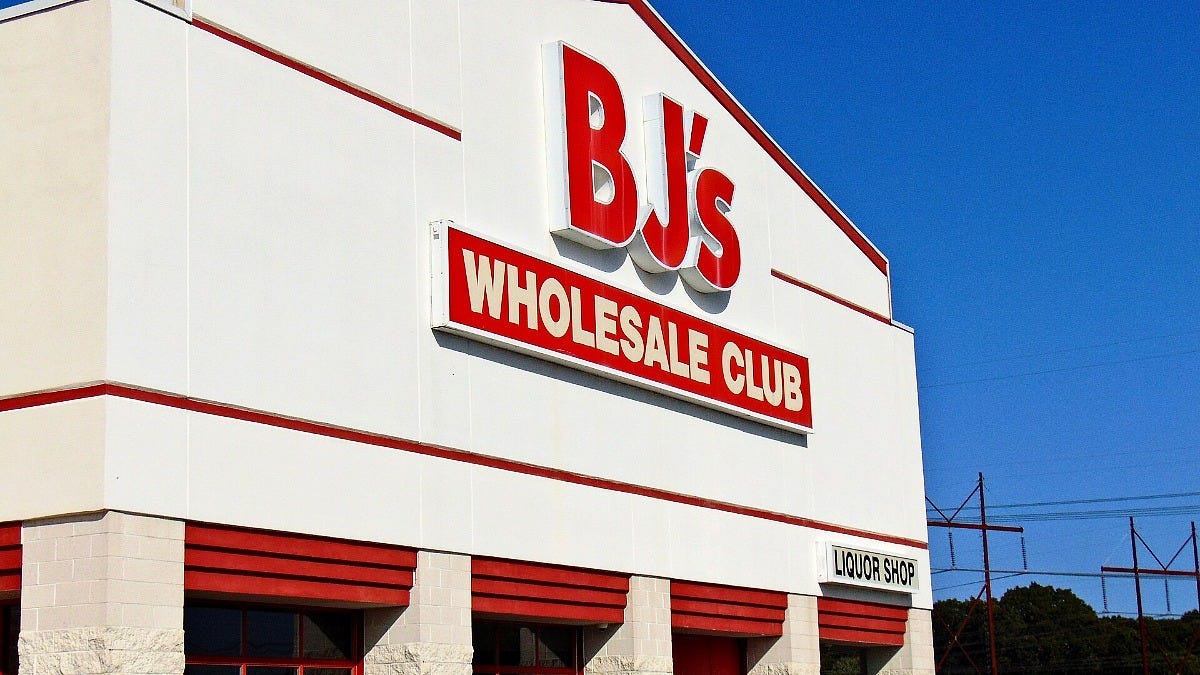 A BJ's Wholesale Club in Waterford, Connecticut. Image: JJBers via Wikimedia Commons A BJ's Wholesale Club in Waterford, Connecticut. Image: JJBers via Wikimedia Commons