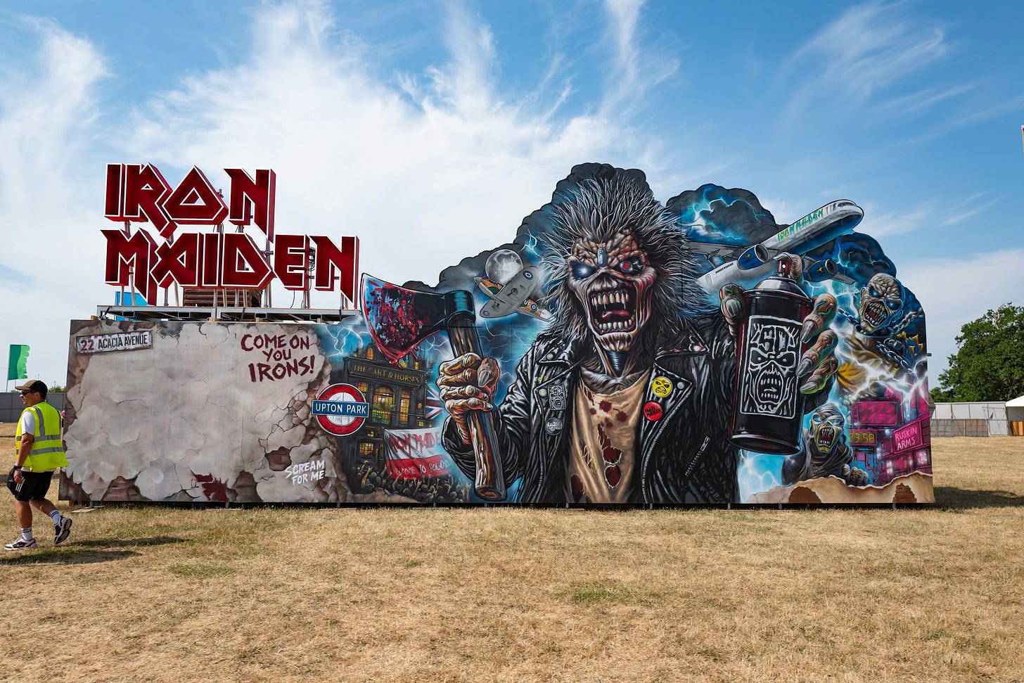 May be an image of text that says 'IRON MAIDEN 22 22ACDAMENIE COME COMEON ON IRONS! MAYAN UPTON PTON ON| SCREAM FOR FORME આી' May be an image of text that says 'IRON MAIDEN 22 22ACDAMENIE COME COMEON ON IRONS! MAYAN UPTON PTON ON| SCREAM FOR FORME આી'