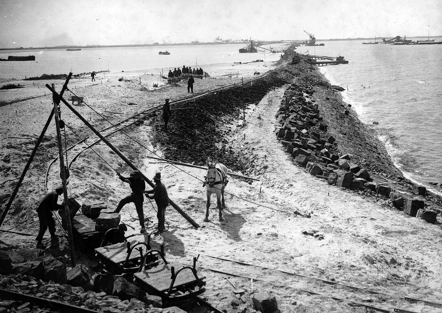 Dutch people live below sea level. The iconic Afsluitdijk made that possible. - Act of Traveling Dutch people live below sea level. The iconic Afsluitdijk made that possible. - Act of Traveling