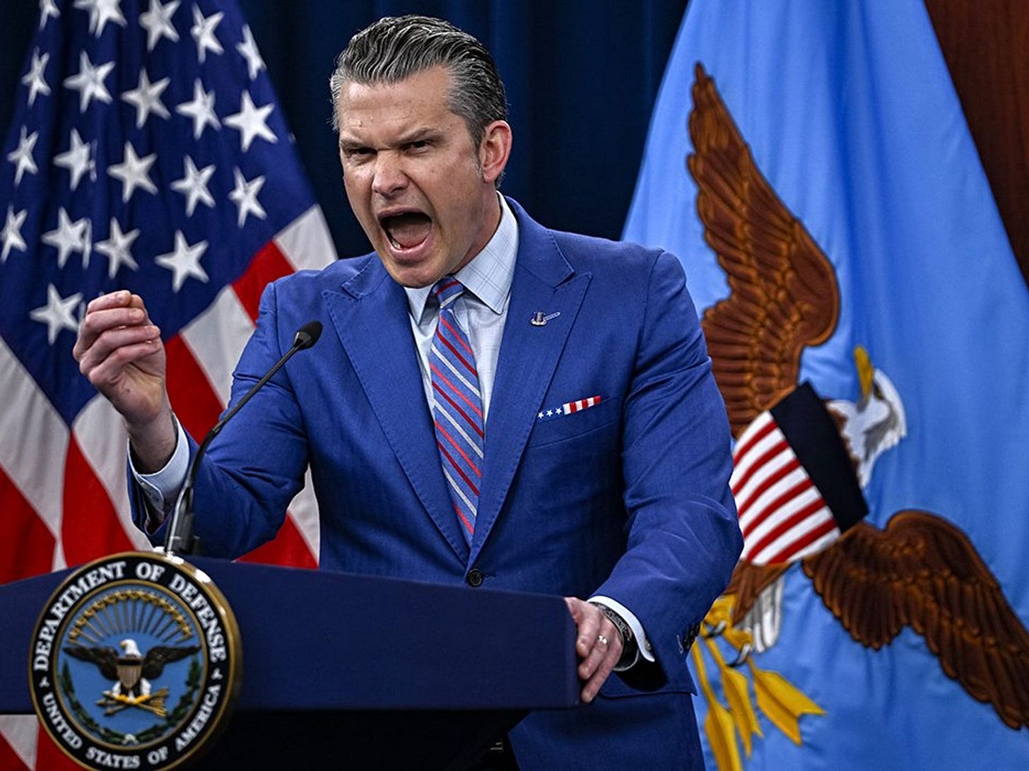 Unhinged Pete Hegseth rages about media at Pentagon briefing | Advocate.com