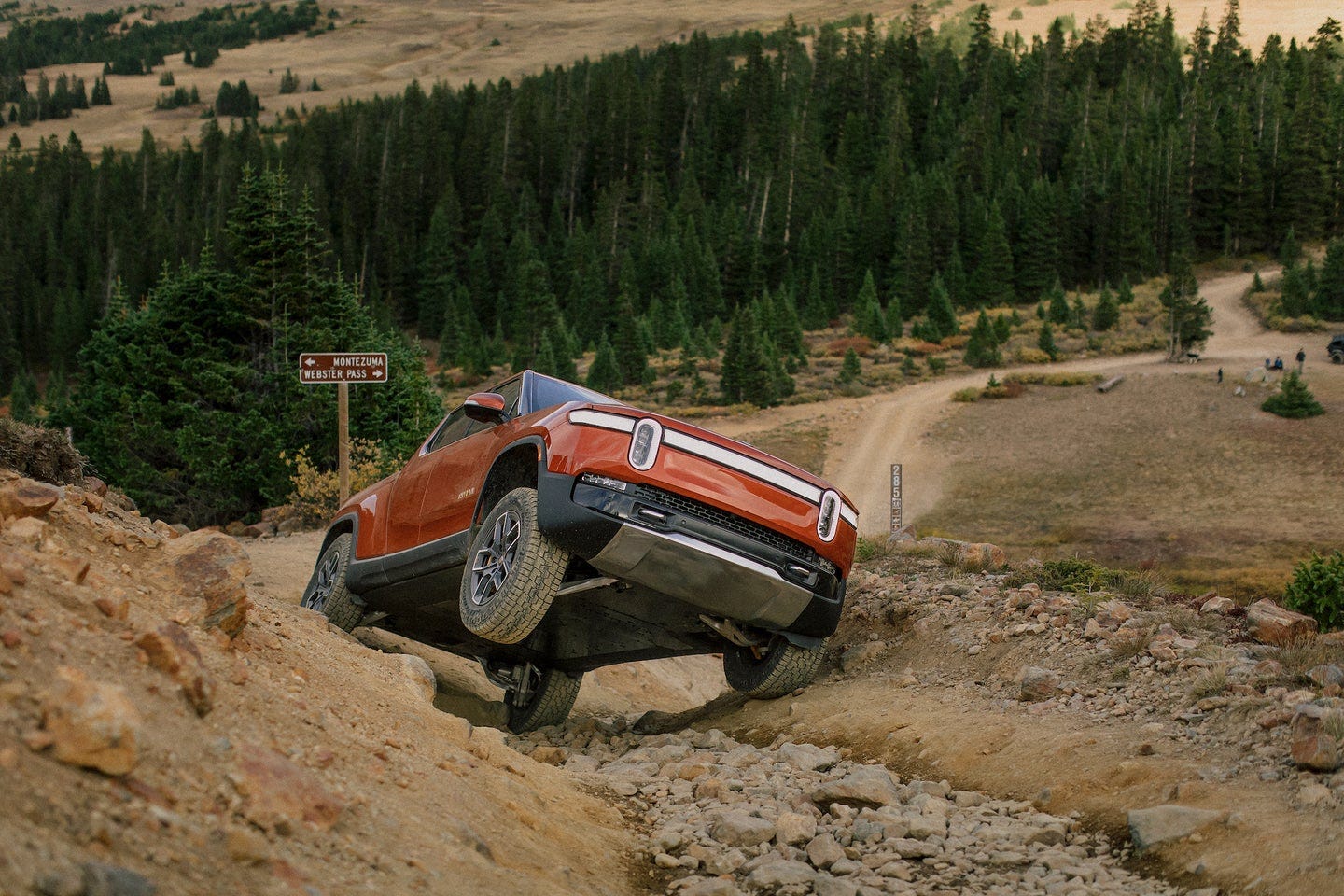 Rivian's R1T: An electric pickup with a supercar's power | Popular Science