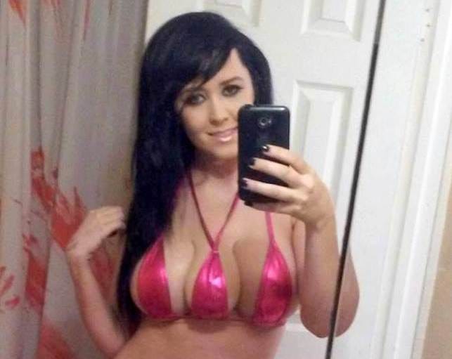 Mujer tres pechos