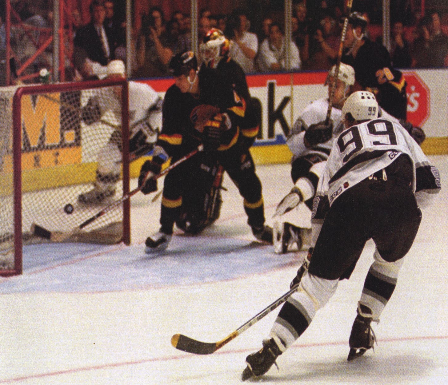 Wayne Gretzky - Los Angeles Kings - 802 Goal - NHL Record - 1994 |  HockeyGods