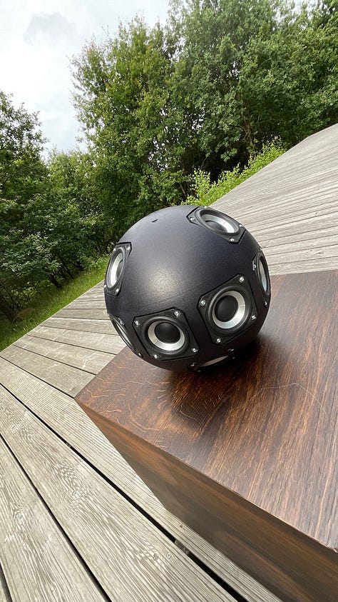 The Rebel - The evolution of Stefan Riedel's 393 beaamforing speaker