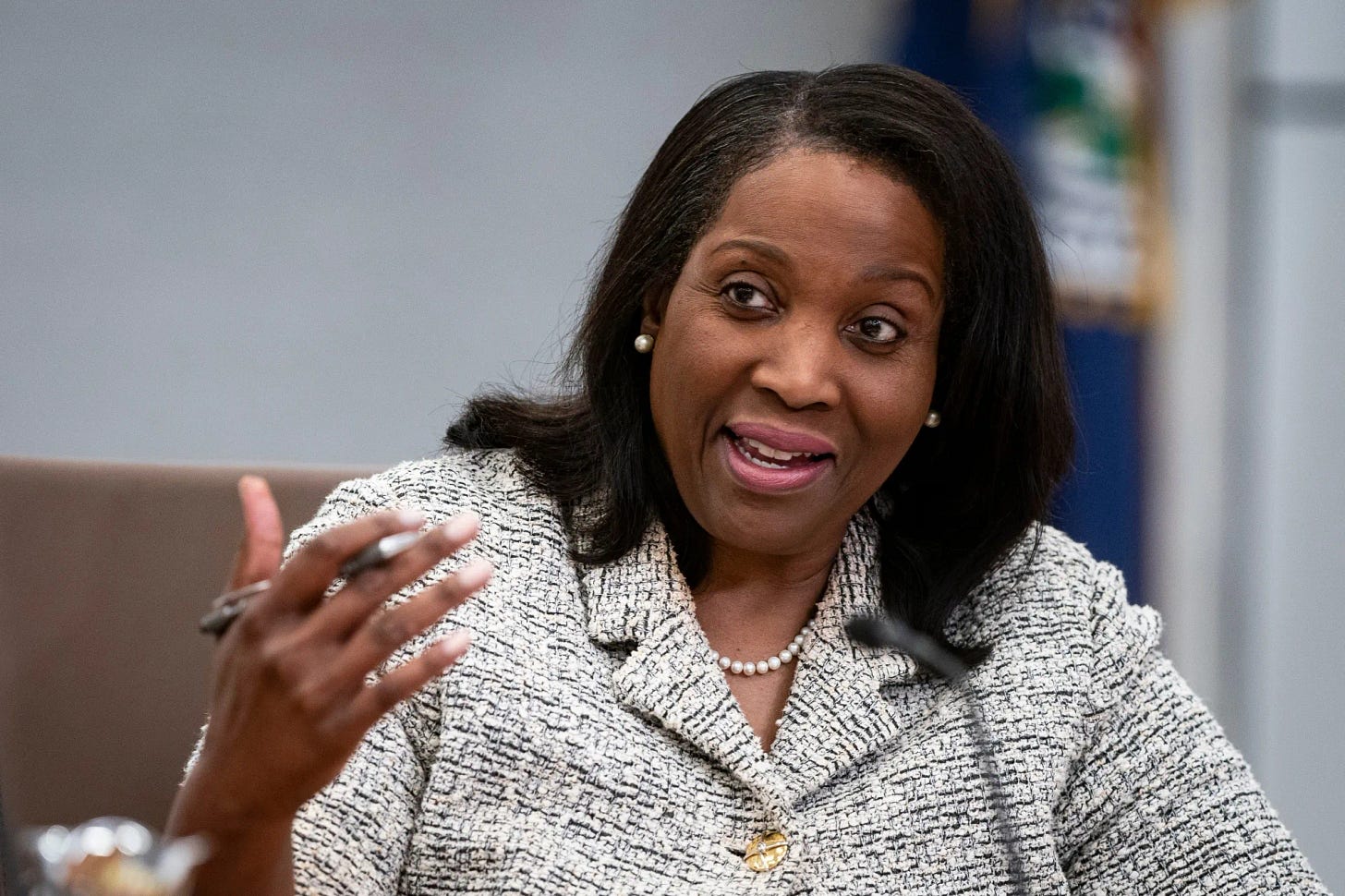 Over 450 Economists Back Cook, Fed Independence in Open Letter ...