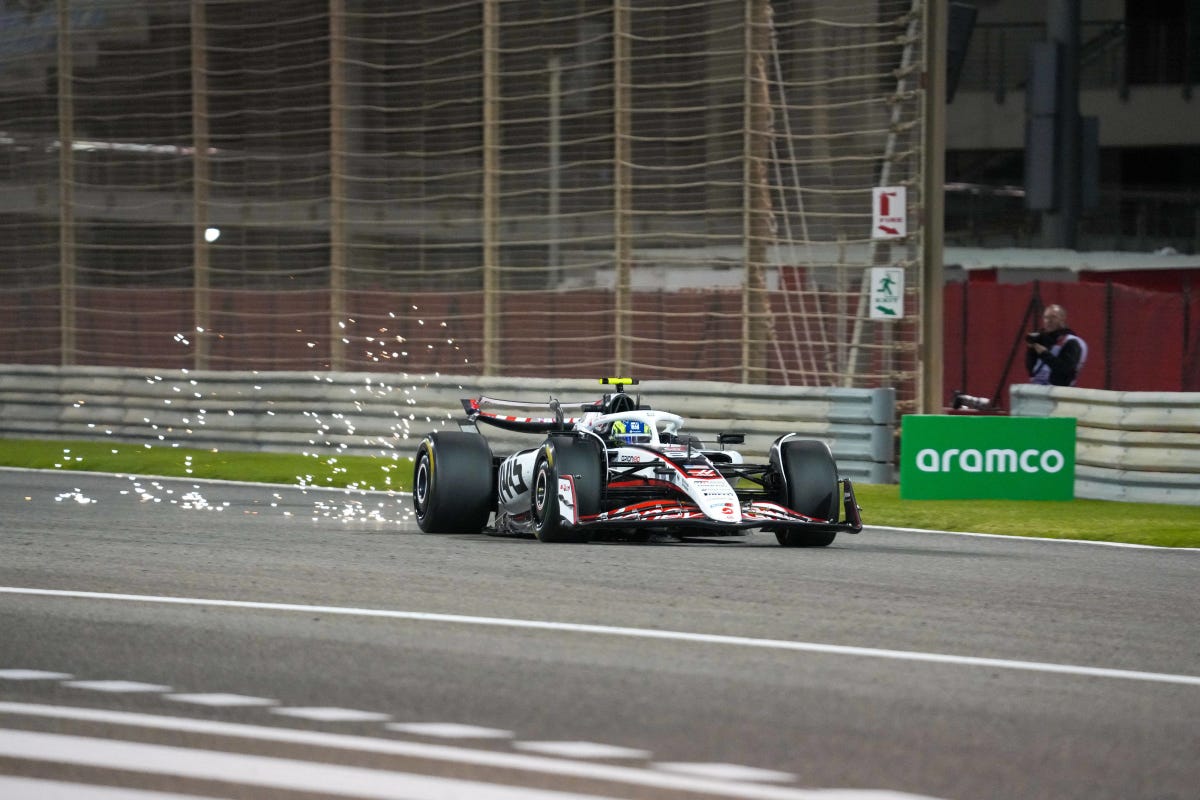 Haas F1 car has chunk ripped off in FREAK testing incident - GPFans.com