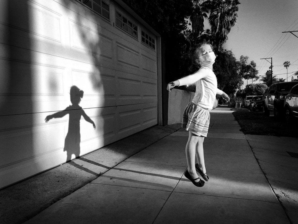 Side-Walking on Air by Jeff Rayner (2021 IPPAWARDS Winning Photographers)
