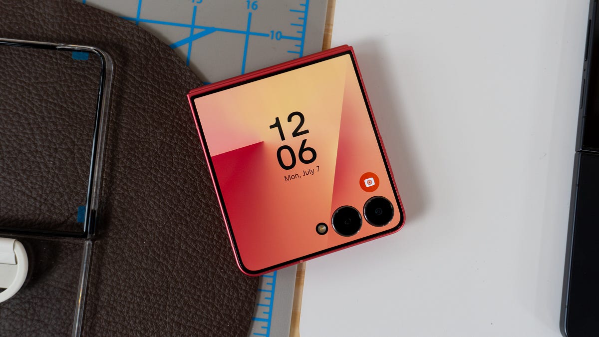 Galaxy Z Flip 8 rumors suggest lighter design, smaller display crease