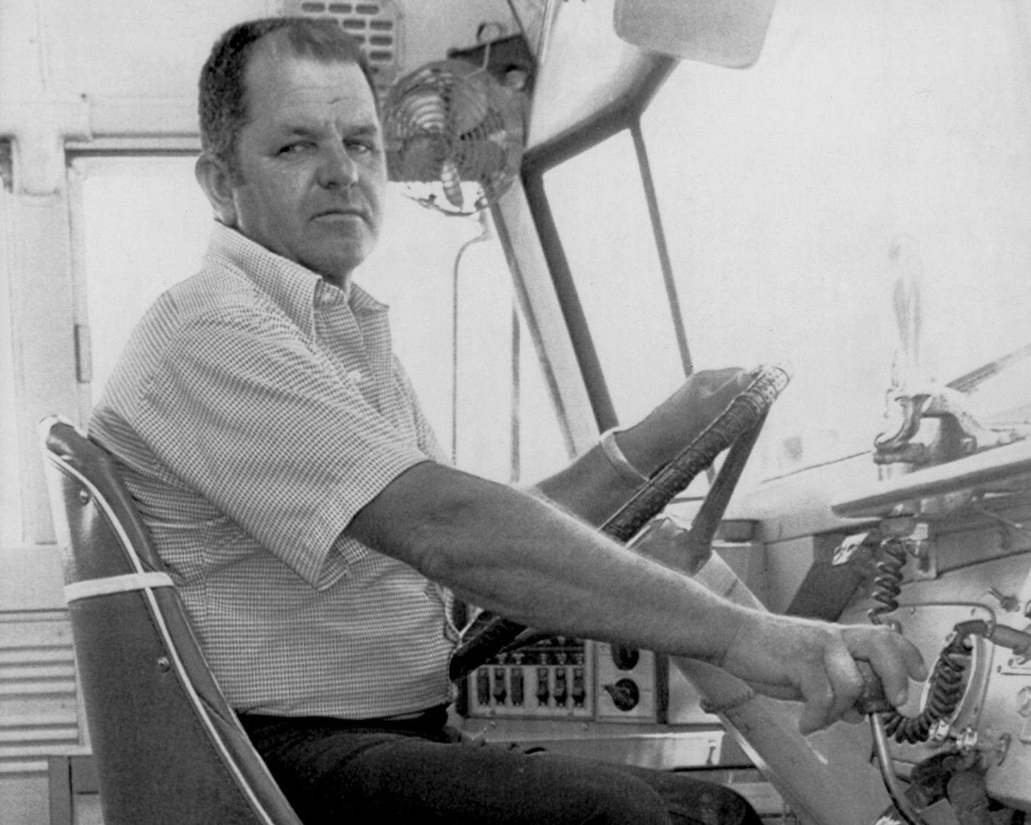 Ed Ray, Bus Driver Who Helped Save Kidnapped Children, Dies at 91 - The New  York Times