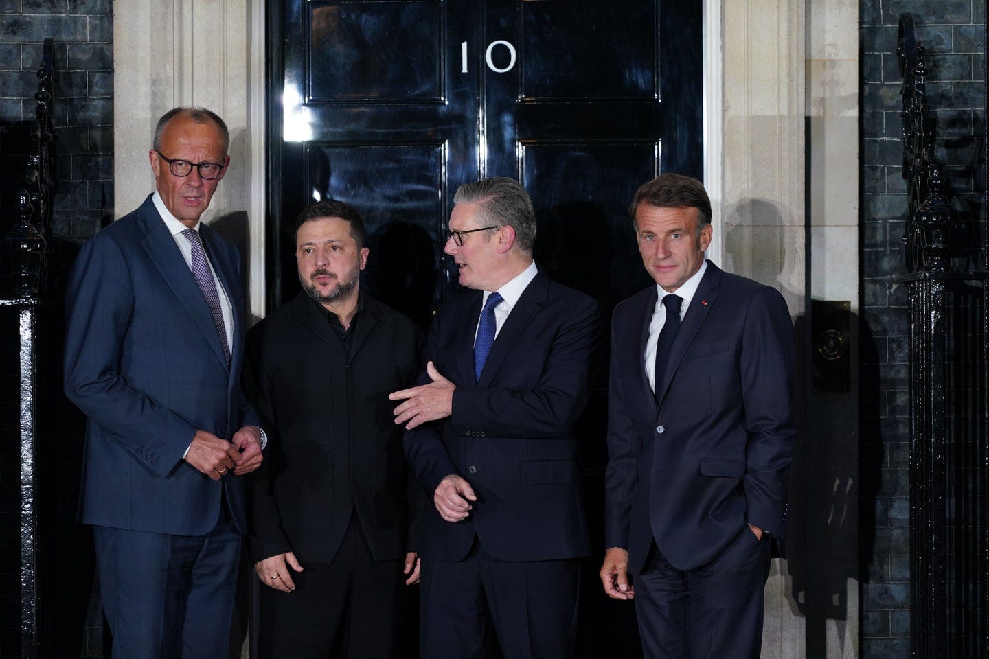 Paris, Londres et Berlin soutiennent l'idée d'un «dialogue direct» entre Russie et Ukraine | Le Devoir Paris, Londres et Berlin soutiennent l'idée d'un «dialogue direct» entre Russie et Ukraine | Le Devoir