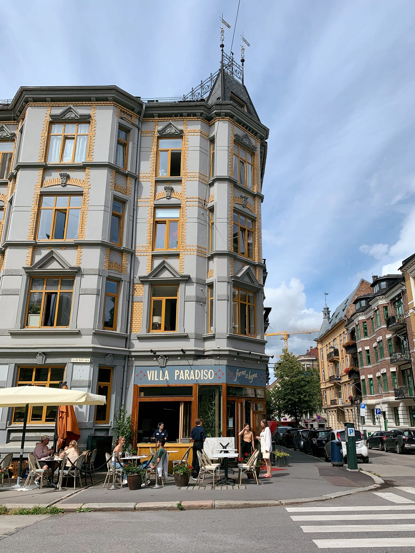 Cafe with outdoor dining