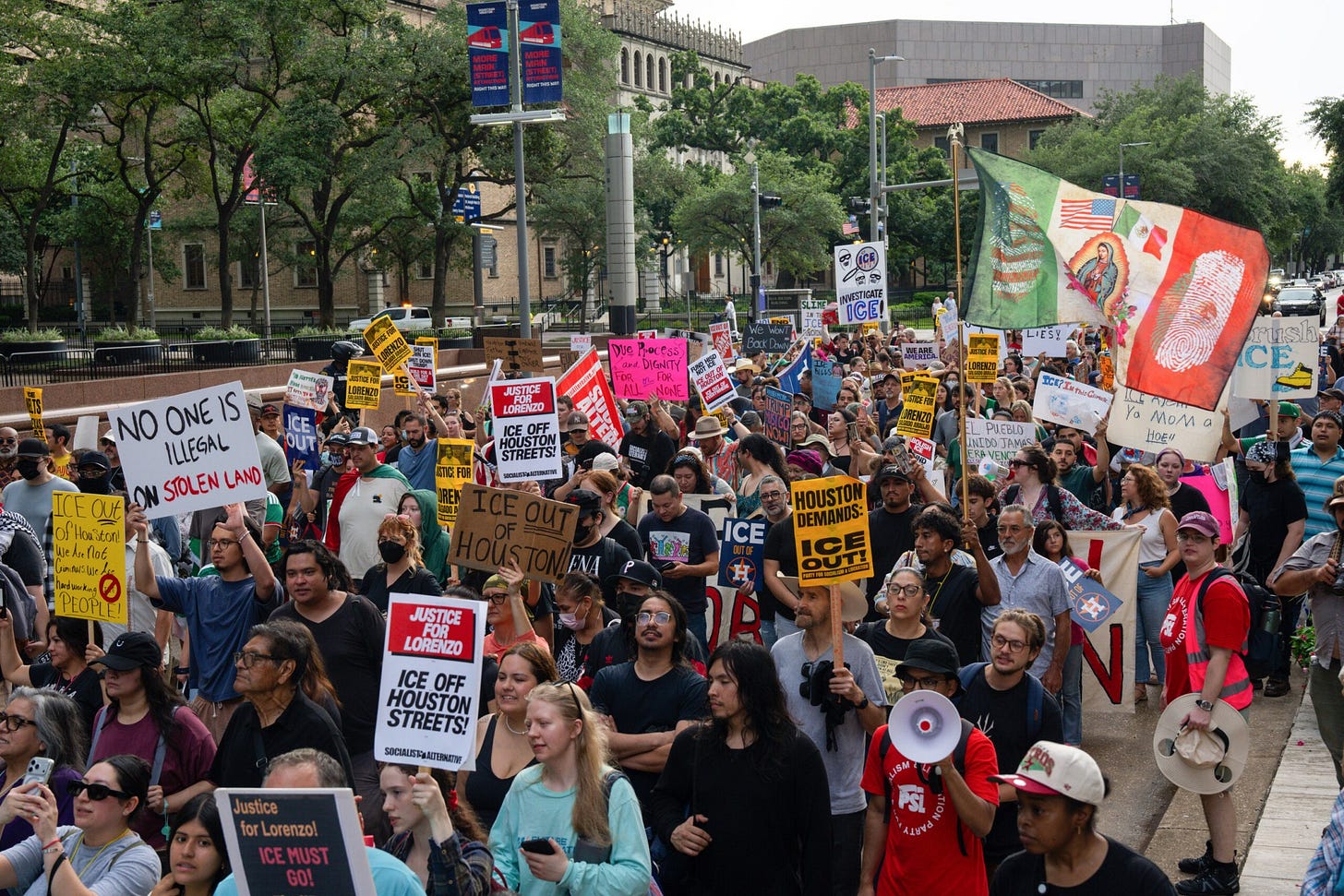Hundreds in Houston protest ICE killing of Lorenzo Salgado Araujo Hundreds in Houston protest ICE killing of Lorenzo Salgado Araujo