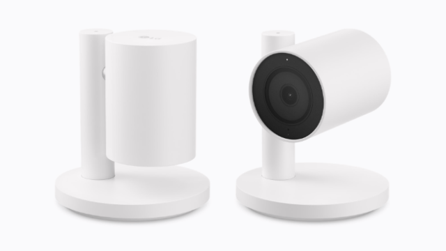 LG’s Indoor Cam automatically tilts upward and downward to adjust the view when users check in on the home, and tilts back down to stop monitoring as soon as the first member of the household returns.