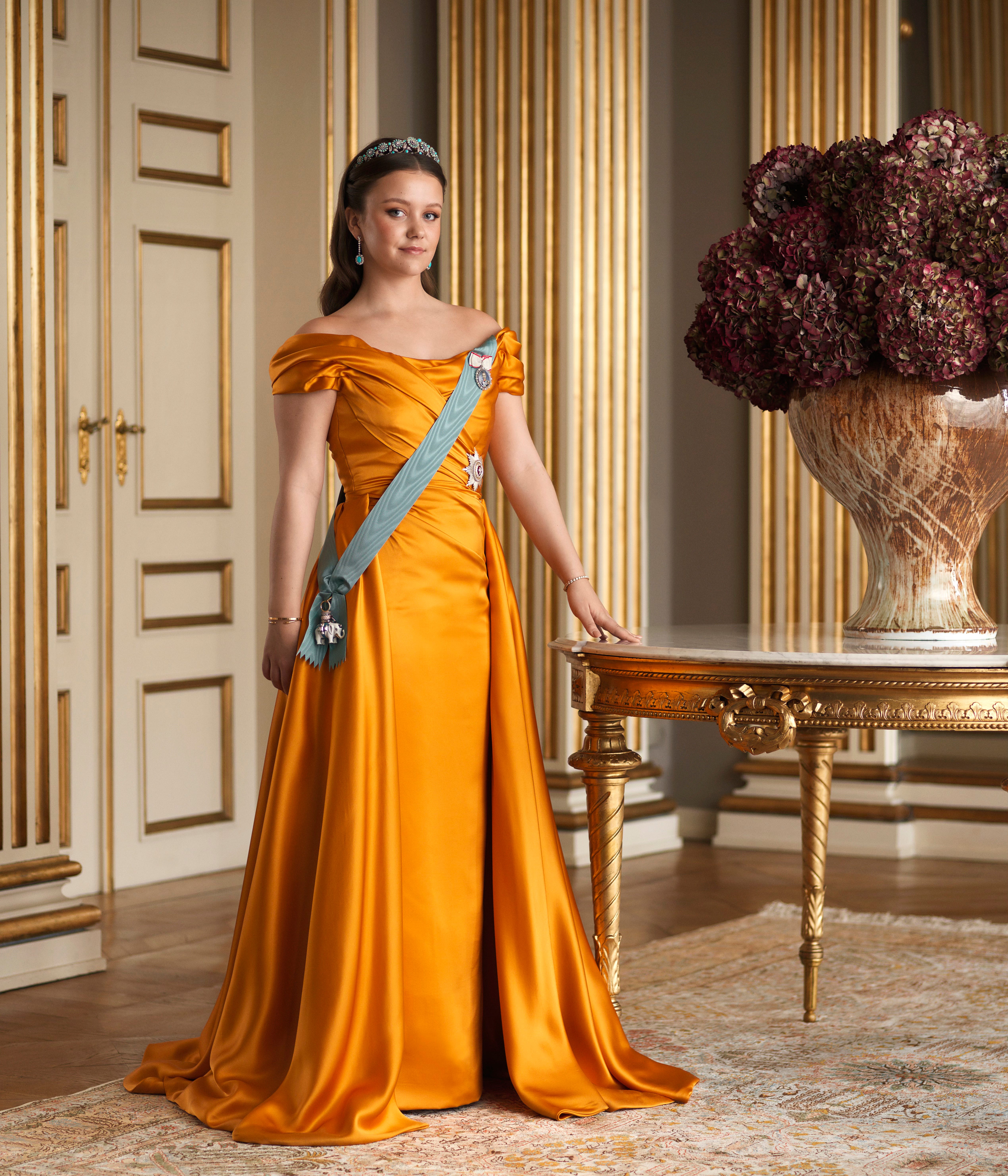 Princess Isabella Given Turquoise Daisy Bandeau from Grandmother