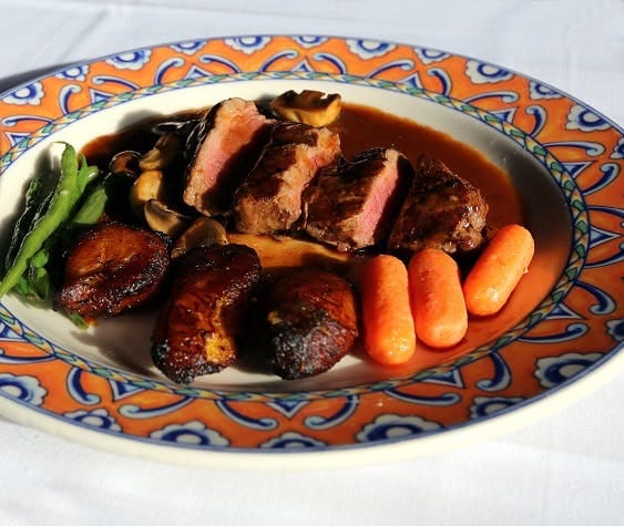 Filetito Con Salsa de Champinones (Lunch Special)