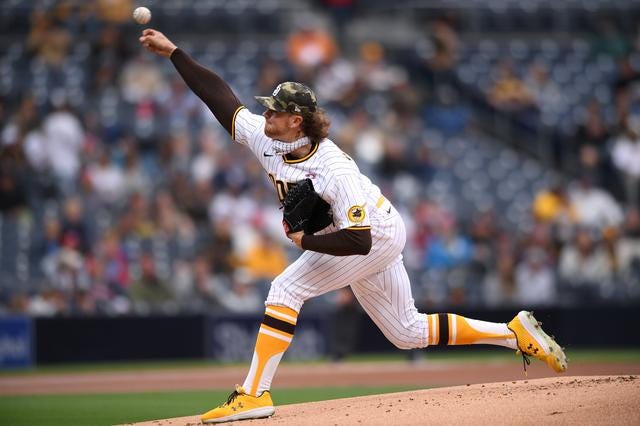 Padres shell Adam Wainwright, Cardinals early in big win