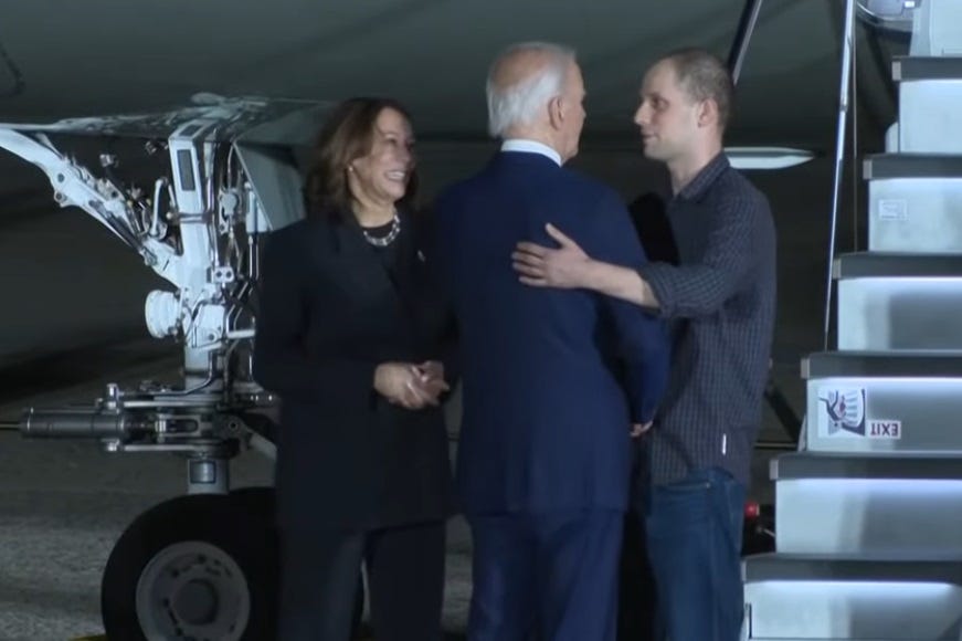 At the foot of a private jet's stairs, Kamala Harris smiles as Joe Biden shakes hands and talks with freed hostage Evan Gershkovich At the foot of a private jet's stairs, Kamala Harris smiles as Joe Biden shakes hands and talks with freed hostage Evan Gershkovich