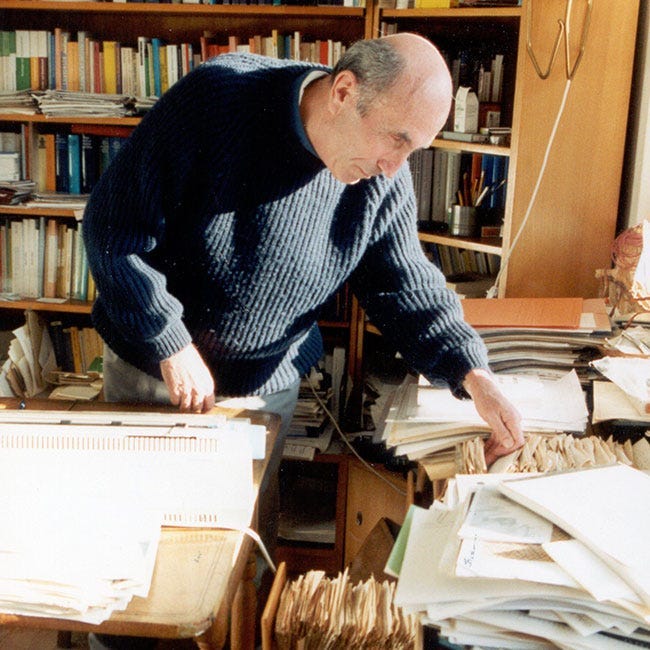 Write Like Niklas Luhmann. The Zettelkasten served as a tool… | by Lena Ling | Medium Write Like Niklas Luhmann. The Zettelkasten served as a tool… | by Lena Ling | Medium