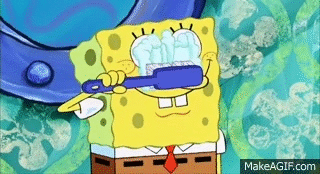 Gif con SpongeBob SquarePants che si lava energicamente gli occhi con uno spazzolino da denti blu e del dentifricio bianco. Ha un'espressione sorridente e soddisfatta mentre strofina i suoi grandi occhi aperti.