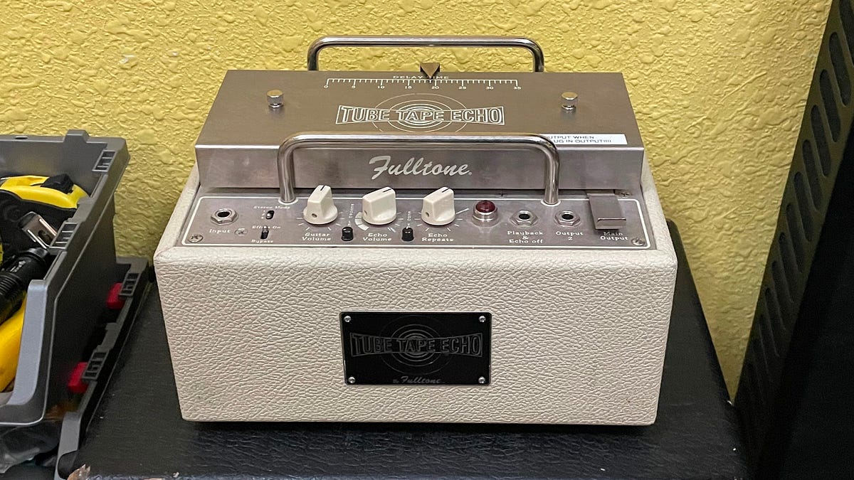The Analog Tape Delays of Jackpot! Recording Studio!