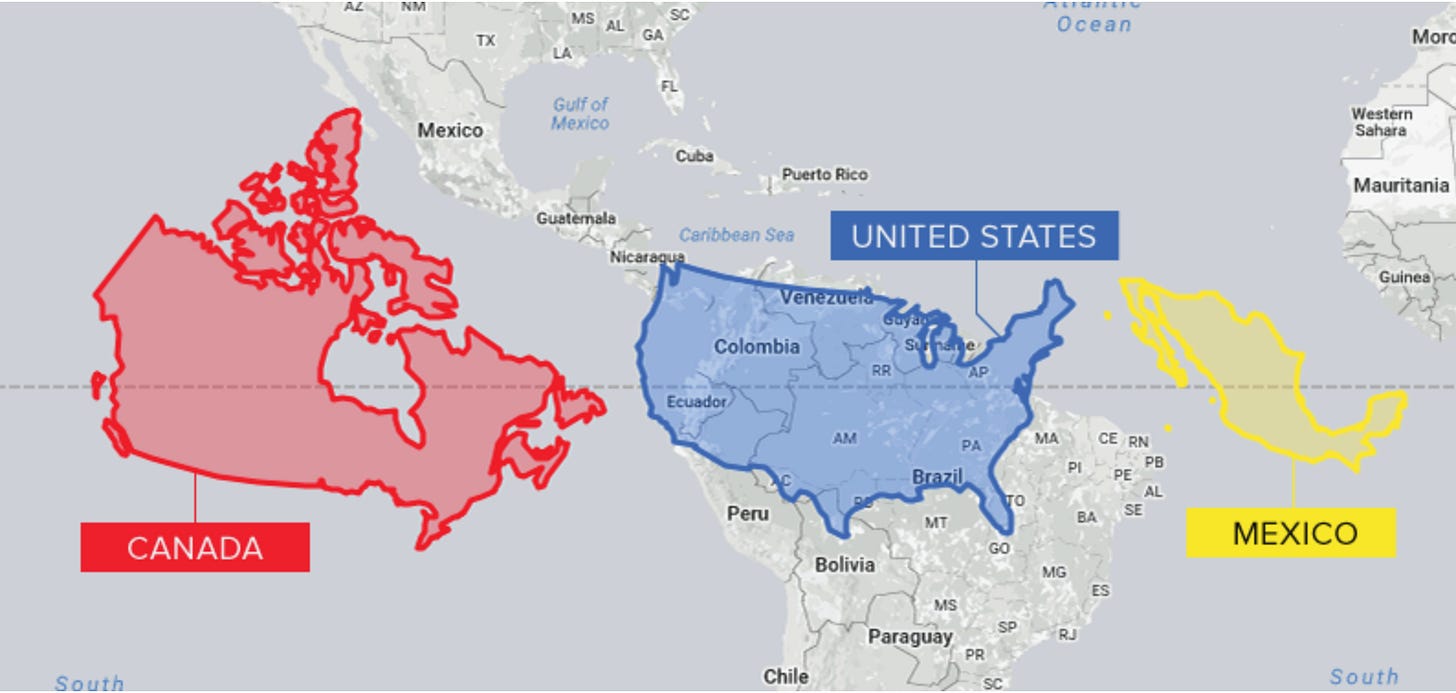 Sullo sfondo grigio una sezione della mappa del mondo focalizzata su Centro America e i paesi settentrionali del Sud America. In fila, sulla linea dell'equatore, sono sovrapposte le sagome di tra paesi: Stati Uniti (in rosso), Canada (in blu), Messico (in giallo). Si nota subito che il Canada è più grande degli USA e che il Messico è il più piccolo dei tre, ma non così minuscolo come siamo abituati a pensarlo in relazione agli altri due. Sullo sfondo grigio una sezione della mappa del mondo focalizzata su Centro America e i paesi settentrionali del Sud America. In fila, sulla linea dell'equatore, sono sovrapposte le sagome di tra paesi: Stati Uniti (in rosso), Canada (in blu), Messico (in giallo). Si nota subito che il Canada è più grande degli USA e che il Messico è il più piccolo dei tre, ma non così minuscolo come siamo abituati a pensarlo in relazione agli altri due.