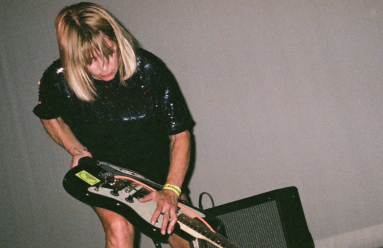 Girls invented punk rock, not England": parola di Kim Gordon - NoFunzine