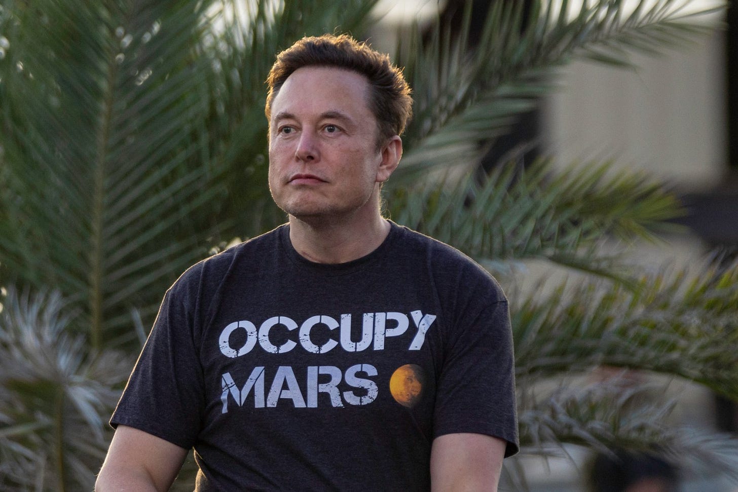 BOCA CHICA BEACH, TX - AUGUST 25: SpaceX founder Elon Musk during a T-Mobile and SpaceX joint event on August 25, 2022 in Boca Chica Beach, Texas. The two companies announced plans to work together to provide T-Mobile cellular service using Starlink satellites. (Photo by Michael Gonzalez/Getty Images) BOCA CHICA BEACH, TX - AUGUST 25: SpaceX founder Elon Musk during a T-Mobile and SpaceX joint event on August 25, 2022 in Boca Chica Beach, Texas. The two companies announced plans to work together to provide T-Mobile cellular service using Starlink satellites. (Photo by Michael Gonzalez/Getty Images)
