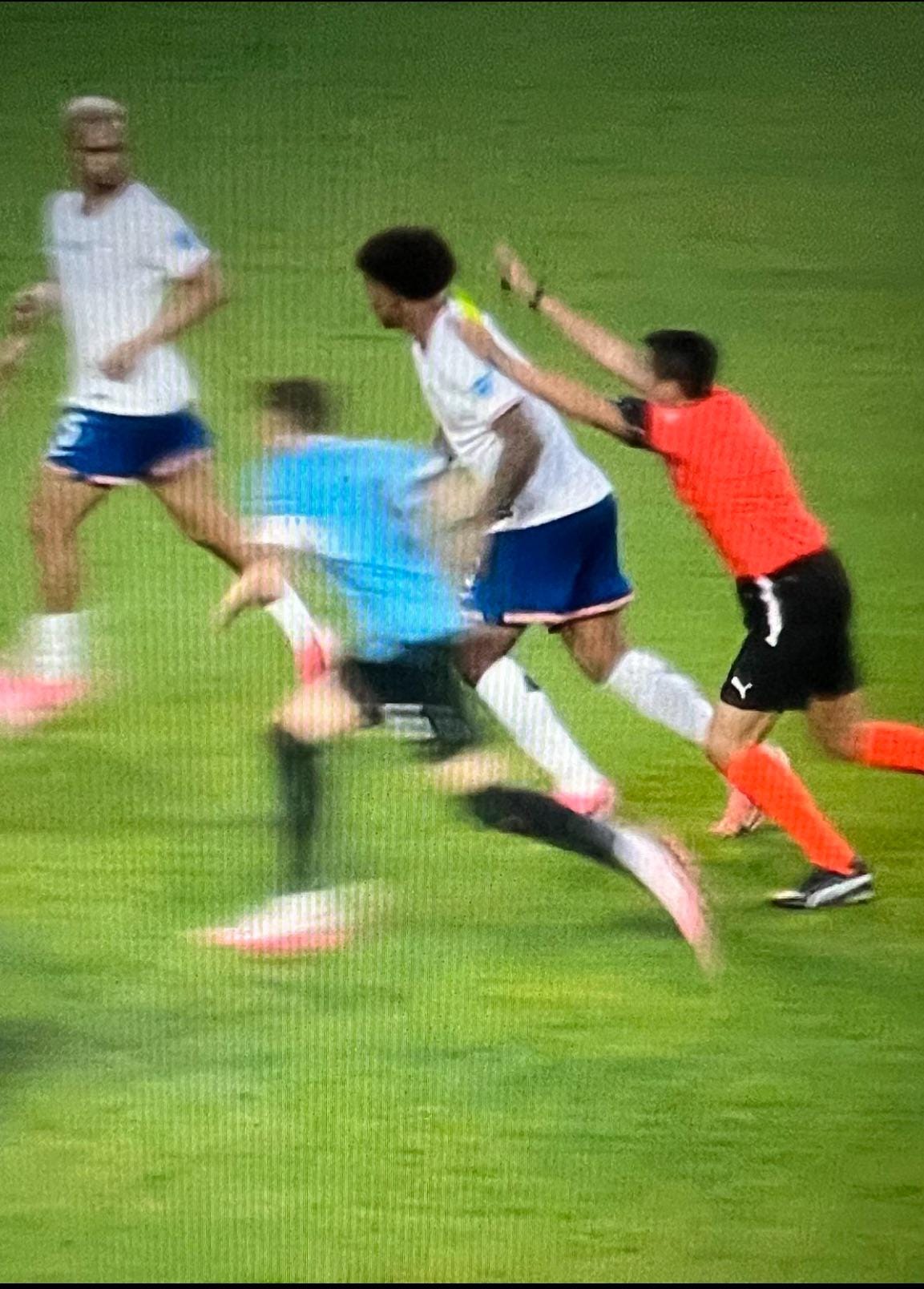 r/MLS - [Meme] You know it’s a big game when they bring out the simultaneous advantage yellow card