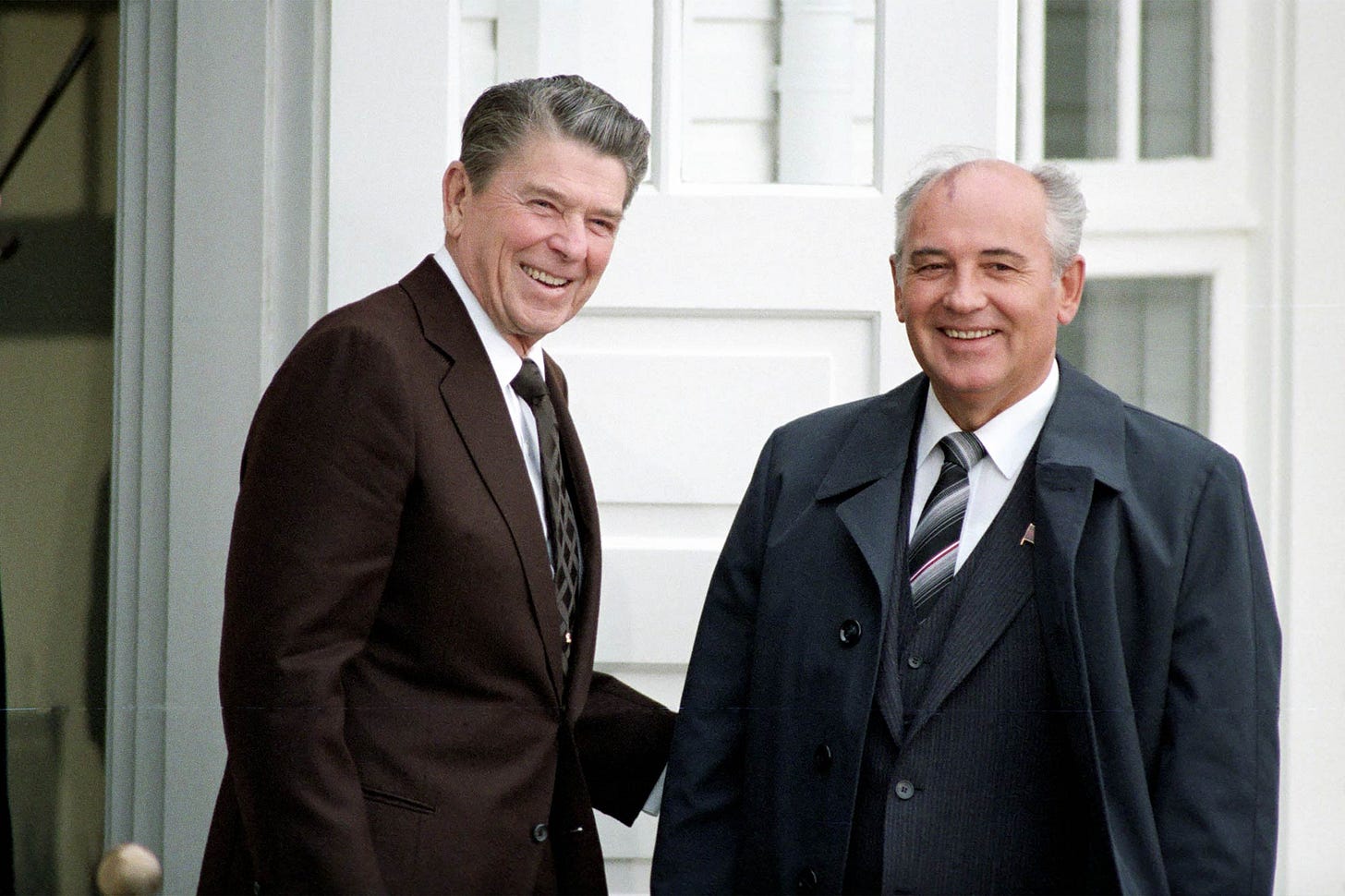 Gorbachev 'Revolutionized the Country,' Drawing Praise From Outside, Ire at Home