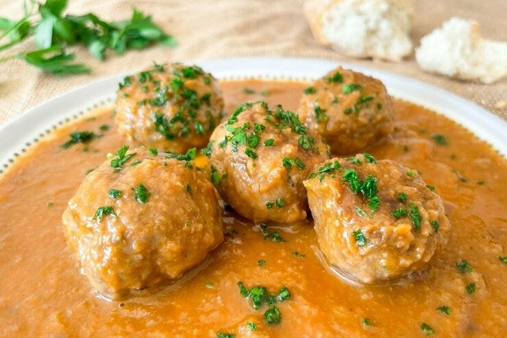Albóndigas en salsa española al horno